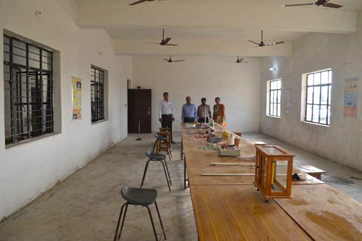 Girija Devi Degree College campus in Mohammadabad, Uttar Pradesh, India — photo 4