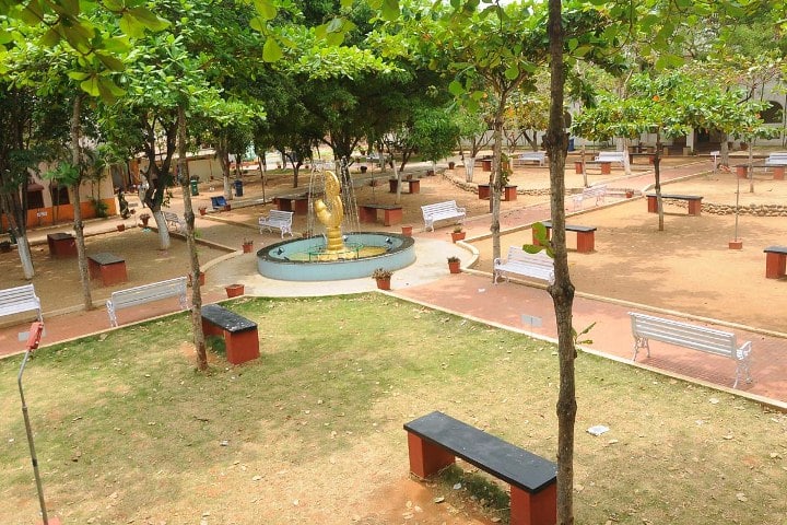 Sri Adi Chunchanagiri Women's College campus in Theni, Tamil Nadu, India — photo 1