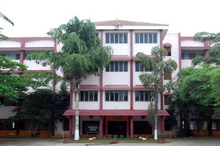 Sri Adi Chunchanagiri Women's College campus in Theni, Tamil Nadu, India — photo 4