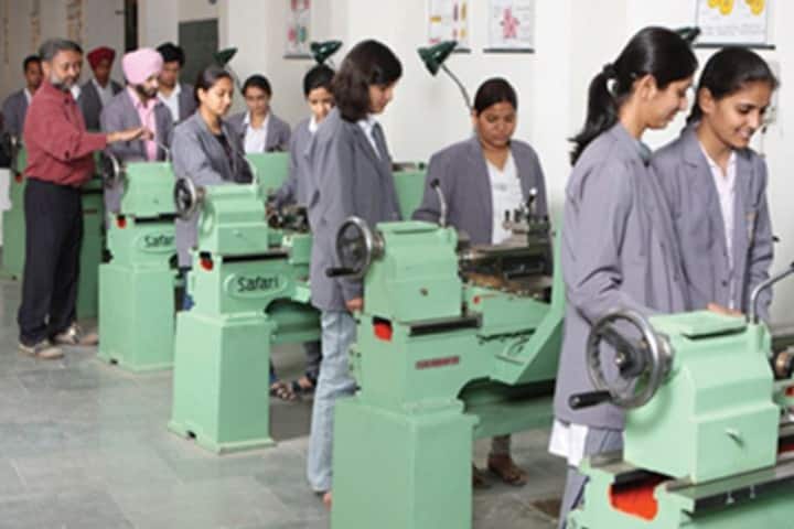 Guru Gobind Singh Polytechnic College campus in Bathinda, Punjab, India — photo 5
