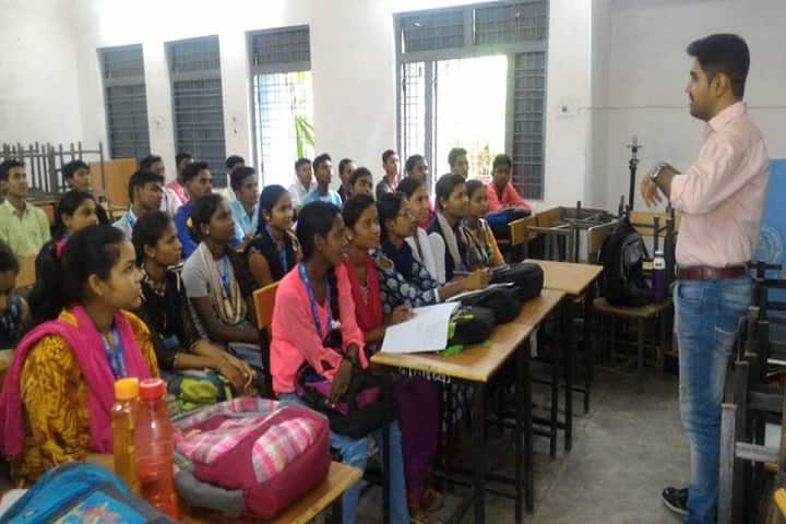 Government Mahamaya College campus in Bilaspur, Chhattisgarh, India — photo 2