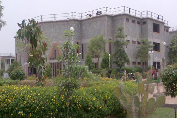 VM Patel College of Management Studies campus in Mehsana, Gujarat, India — photo 1