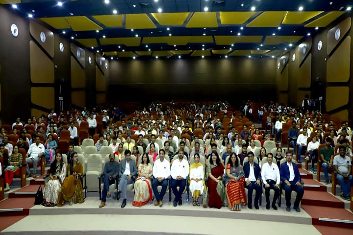VM Patel College of Management Studies campus in Mehsana, Gujarat, India — photo 5