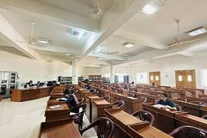 Government Dental College campus in Thrissur, Kerala, India — photo 3