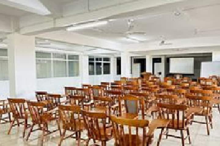 Government Dental College campus in Thrissur, Kerala, India — photo 4