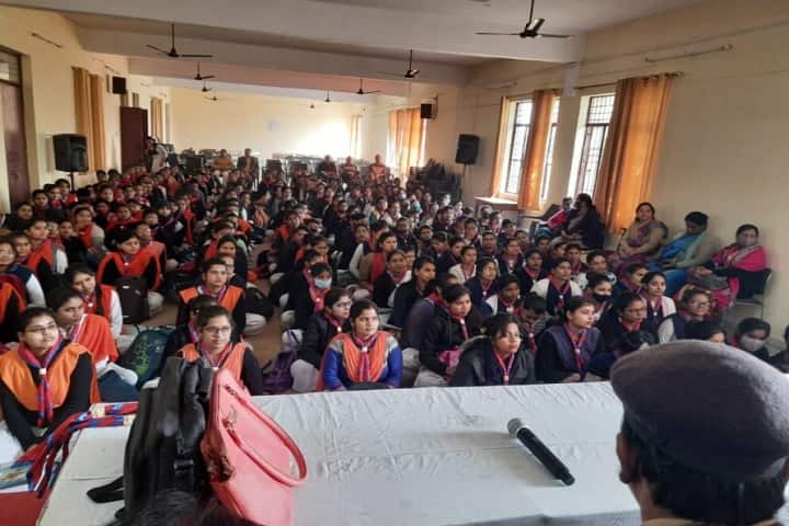 Dau Dayal Mahila PG College campus in Firozabad, Uttar Pradesh, India — photo 3