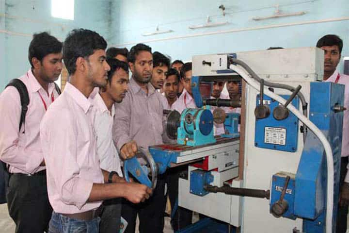 Jakir Hossain Institute of Polytechnic campus in Murshidabad, West Bengal, India — photo 4