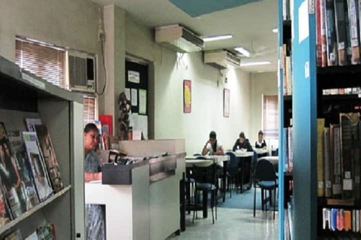 Premlila Vithaldas Polytechnic campus in Mumbai, Maharashtra, India — photo 4