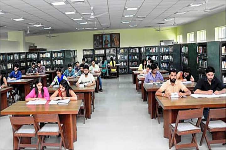 DAV College campus in Chandigarh, India — photo 2