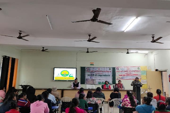 Indira Gandhi Rajkeeya Mahila Mahavidyalaya campus in Raebareli, Uttar Pradesh, India — photo 6