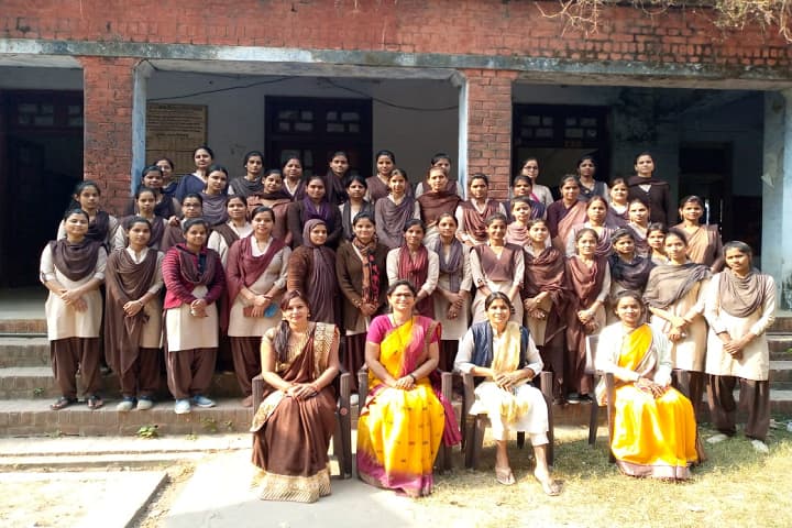 Hindu Kanya Mahavidyalaya campus in Sitapur, Uttar Pradesh, India — photo 6