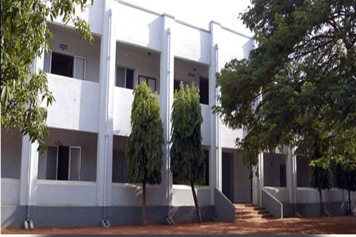 AVVM Sri Pushpam College campus in Thanjavur, Tamil Nadu, India