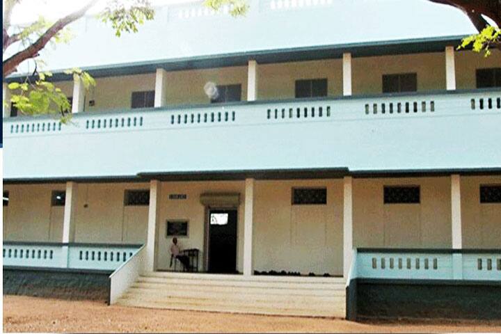 AVVM Sri Pushpam College campus in Thanjavur, Tamil Nadu, India — photo 5