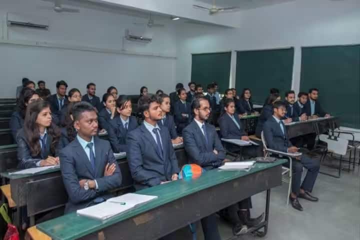 Sardar Vallabhbhai Global University campus in Ahmedabad, Gujarat, India — photo 4