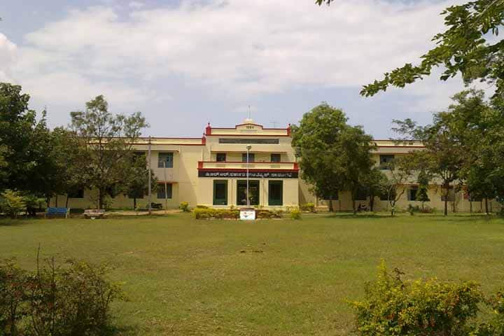 DRR Polytechnic campus in Davanagere, Karnataka, India — photo 1