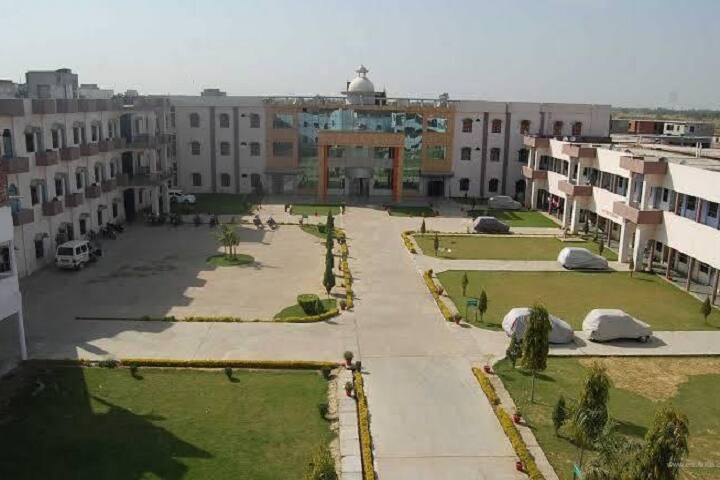 PD Mahila Degree College campus in Fatehgarh, Uttar Pradesh, India — photo 1