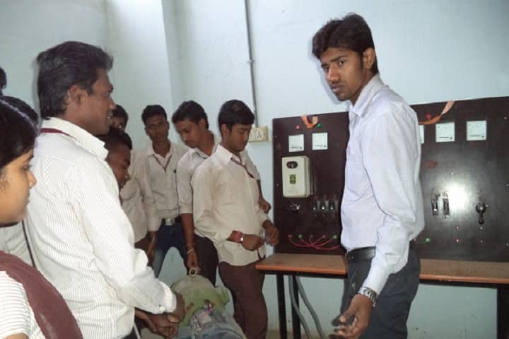 Utkal Institute of Engineering and Technology campus in Bhubaneswar, Odisha, India — photo 3
