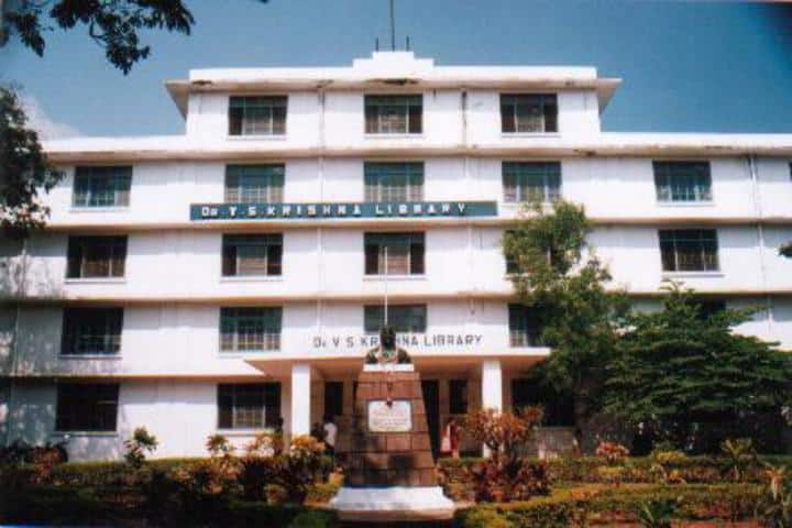 Andhra University campus in Visakhapatnam, Andhra Pradesh, India — photo 5