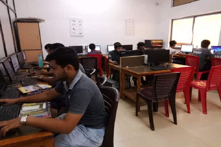 Kalyan Polytechnic campus in Jamnagar, Gujarat, India — photo 4