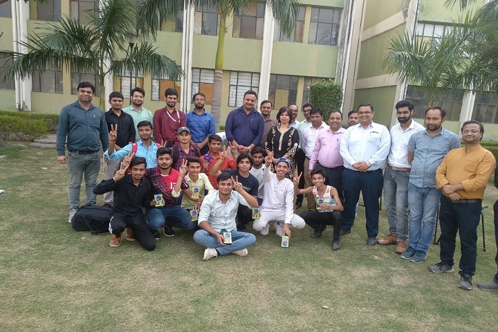 Lloyd Institute of Engineering and Technology campus in Greater Noida, Uttar Pradesh, India — photo 6