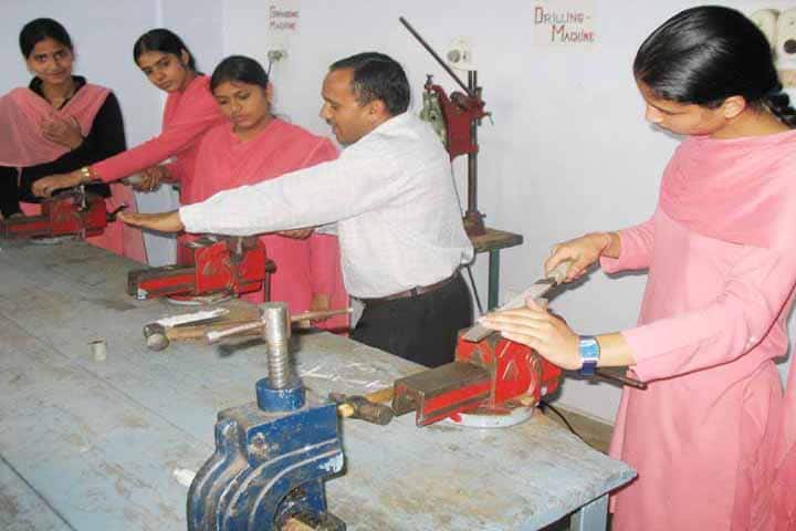 Government Polytechnic For Women campus in Solan, Himachal Pradesh, India — photo 3