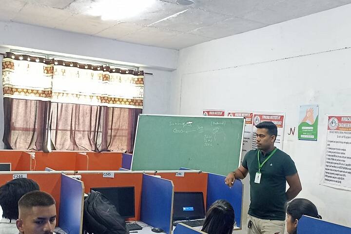 Himachal Institute of Technology campus in Sirmour, Himachal Pradesh, India — photo 4