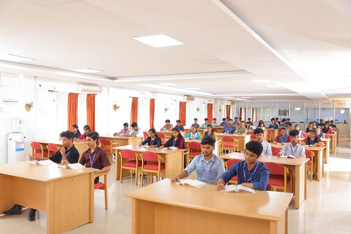 Dhanalakshmi Srinivasan Pharmacy and Research Institute campus in Coimbatore, Tamil Nadu, India — photo 4