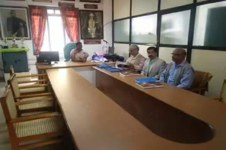 Government Sanskrit College campus in Piramadam, Kerala, India — photo 3