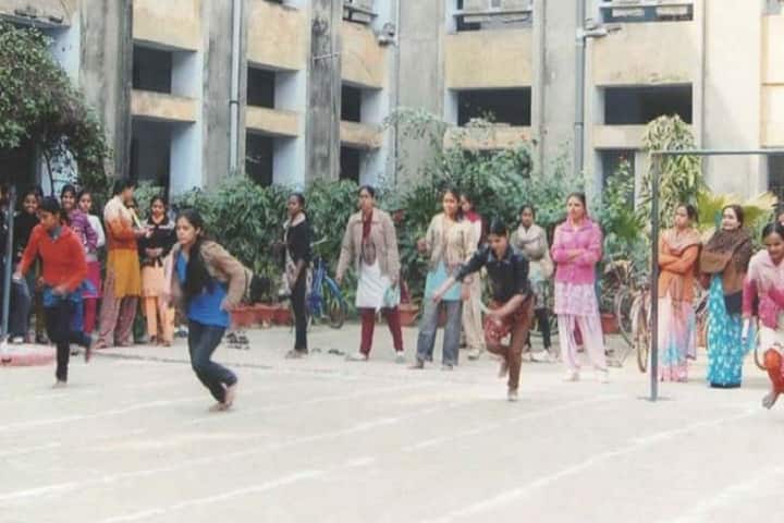 Guru Nanak Girls PG College campus in Kanpur, Uttar Pradesh, India — photo 5