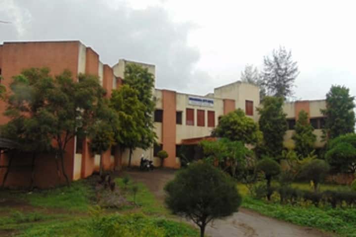 Krantisinh Nana Patil College of Verterinary Science, Satara campus in Satara, Maharashtra, India