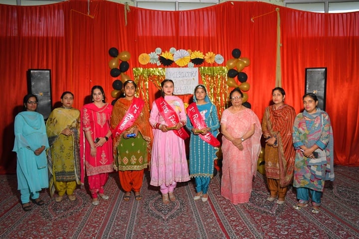 Sant Baba Hazara Singh Girls College campus in Gurdaspur, Punjab, India — photo 2