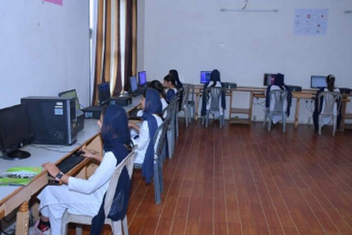 Sant Baba Hazara Singh Girls College campus in Gurdaspur, Punjab, India — photo 5