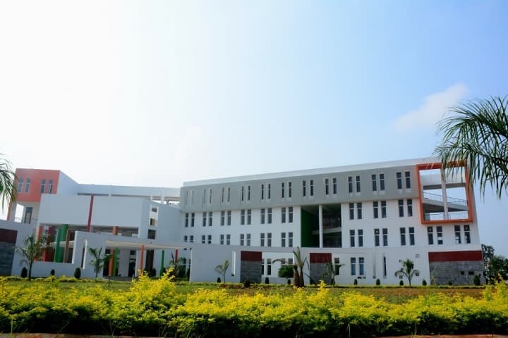 Avvaiyar College of Engineering and Technology For Women, Thiruvandarkoil campus in Puducherry, India