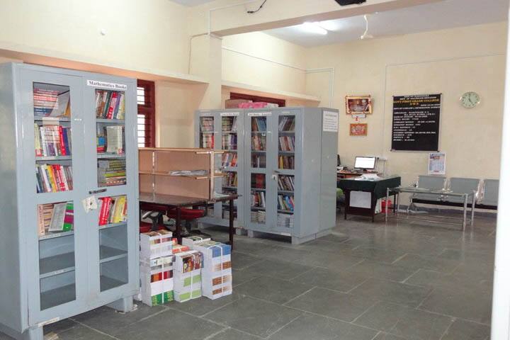 Government First Grade College campus in Dharwad, Karnataka, India — photo 5