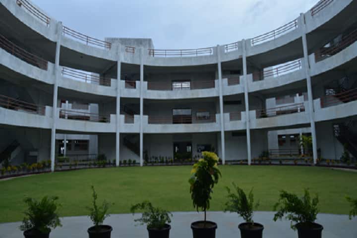 Karmayogi Institute of Pharmacy campus in Solapur, Maharashtra, India — photo 1