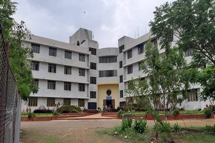 Karmayogi Institute of Pharmacy campus in Solapur, Maharashtra, India — photo 2