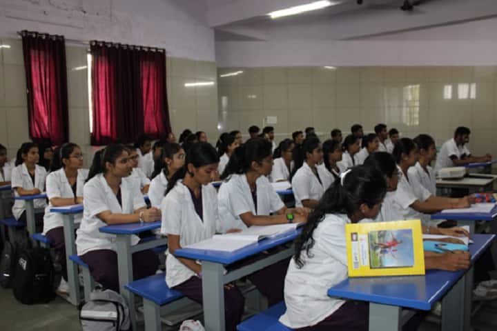 Housabai College of Physiotherapy campus in Kolhapur, Maharashtra, India — photo 5