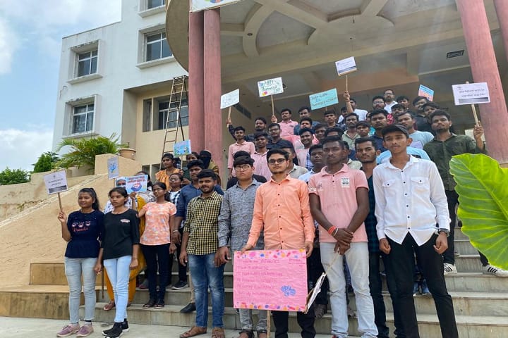 Mahatma Phule Pharmacy College campus in Akola, Maharashtra, India — photo 4
