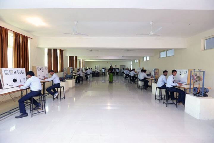 Neelkanth Vidyapeeth campus in Meerut, Uttar Pradesh, India — photo 1