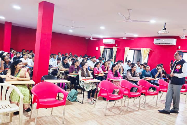 Smt Vimaltai Batesing Raghuwanshi College of Nursing campus in Nandurbar, Maharashtra, India — photo 2