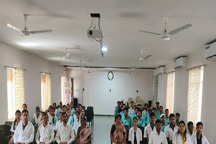 Smt Vimaltai Batesing Raghuwanshi College of Nursing campus in Nandurbar, Maharashtra, India — photo 3