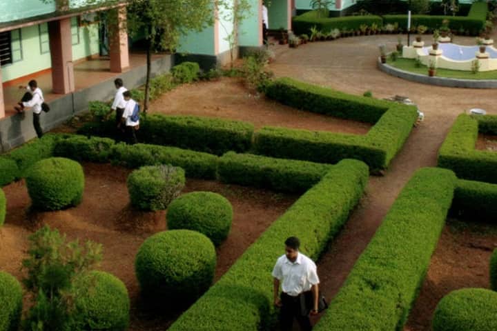 Dr RP Richhariya Degree College campus in Jhansi, Uttar Pradesh, India — photo 2
