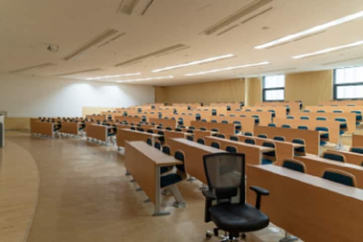 Smt Amrit Kunwar Mahavidyalaya campus in Jalaun, Uttar Pradesh, India — photo 5