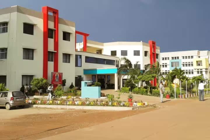 Shri Shankaracharya Institute of Professional Management and Technology campus in Raipur, Chhattisgarh, India — photo 1