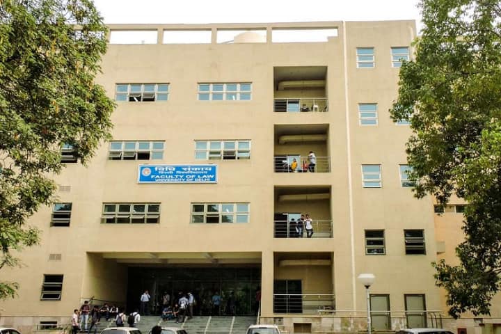 Law Centre-II campus in New Delhi, Delhi, India — photo 1