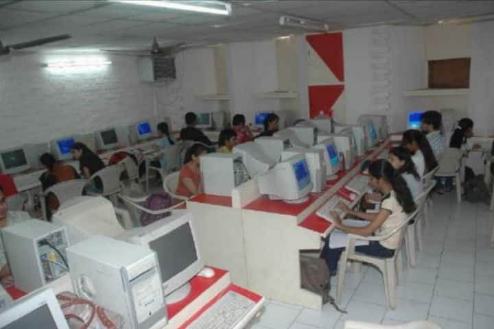SCET Surat campus in Surat, Gujarat, India — photo 4