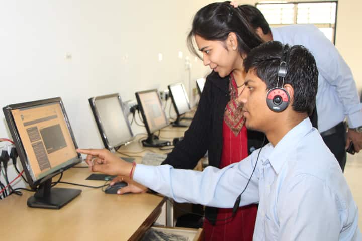 Career Point University campus in Kota, Rajasthan, India — photo 4