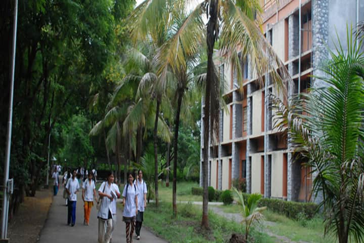 Rural Dental College campus in Loni, Maharashtra, India — photo 2