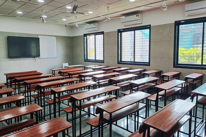 Shree Sanatan Dharam College of Commerce campus in Mumbai, Maharashtra, India — photo 3