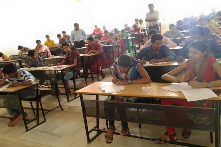 Dungarpur College of Engineering and Technology campus in Dungarpur, Rajasthan, India — photo 4